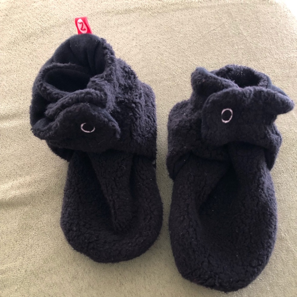 Zutano Black Fleece Baby Booties NWOT